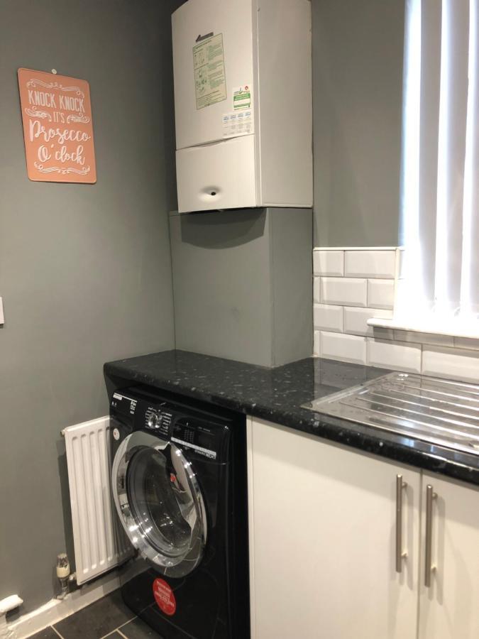 3. Stylish Private Double Room Near Manchester City Centre Bagian luar foto